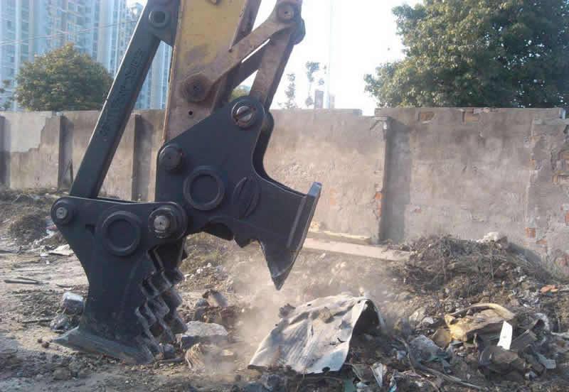 Construction site of hydraulic tong crushing tong